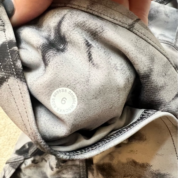Lululemon fast and free leggings grey black tie dye pattern size 6 small - Picture 4 of 5